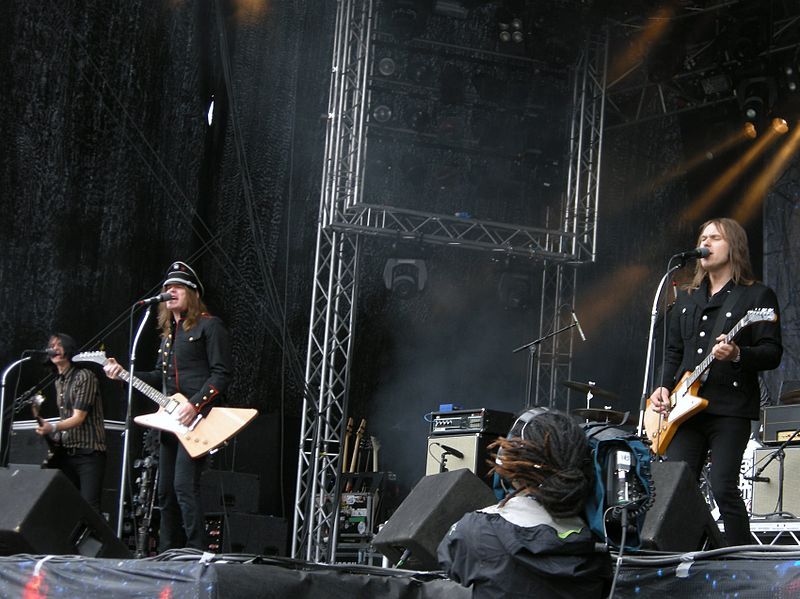 File:ImperialStateElectric Sonisphere2010.jpg