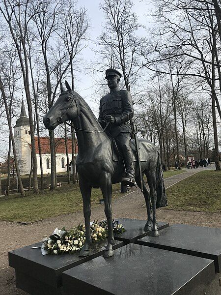 File:Johan Laidoner statue.jpg