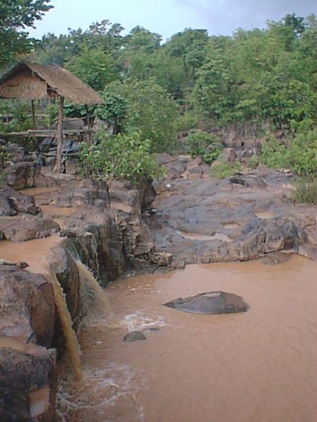 File:KaengSongWaterfall.JPG