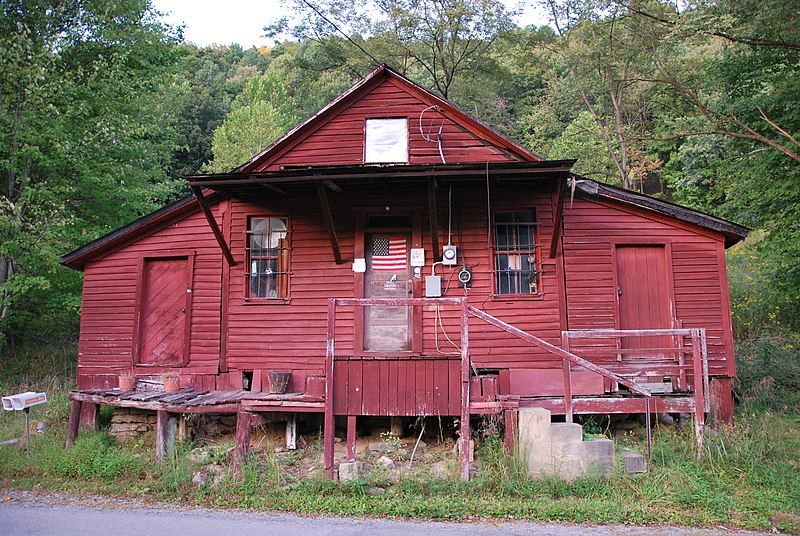 File:Lowther's Store.jpg