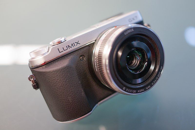 File:Lumix GX7.jpg