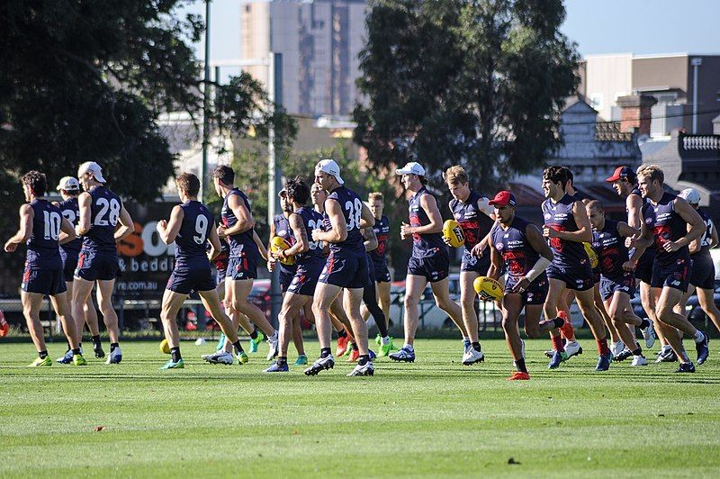 File:Melbourne warm up.jpg