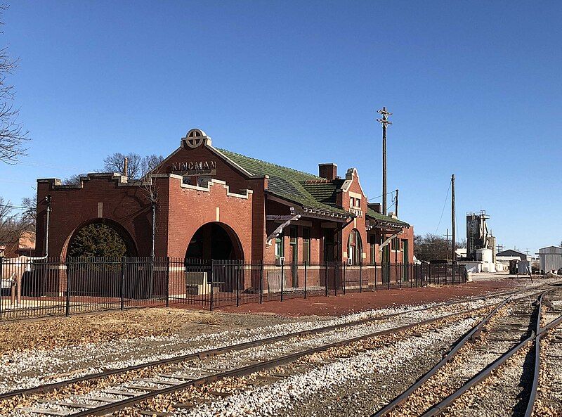 File:Santa-fe-depot-kingman.jpg