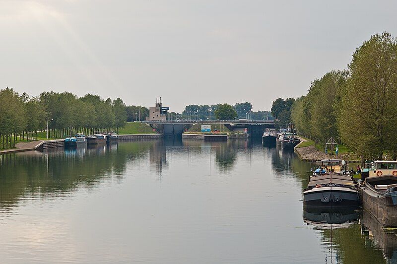 File:Sluis Panheel, Ostseite.jpg