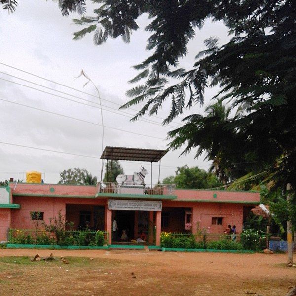 File:Temple at Kavalande.jpg