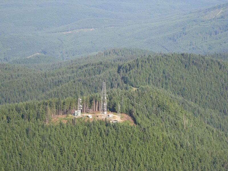 File:Tiger Mountain Antennas.jpg