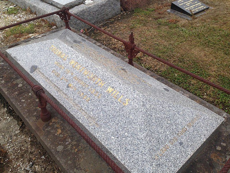 File:Tom Wills' Grave.jpg