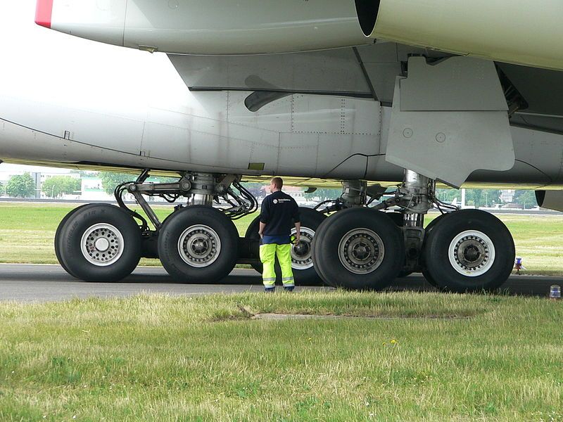 File:Airbus A380 Fahrwerk.jpg