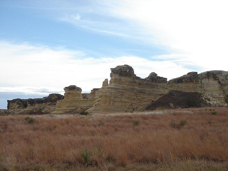 File:Badlandsnearcastlerock20052.jpg