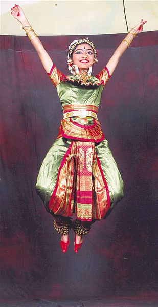 File:Bharatanatyam 12.jpg