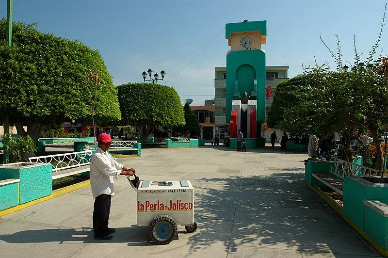 File:Campeche, Escarcega, Plaza.jpg