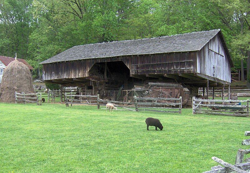 File:Cantilever-barn-moa-tn1.jpg