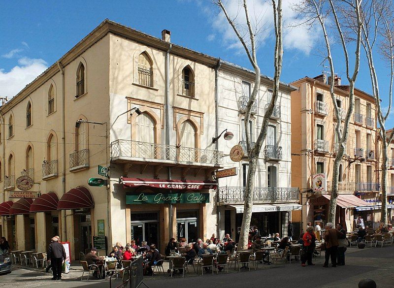 File:Ceret-Grand Cafe.jpg