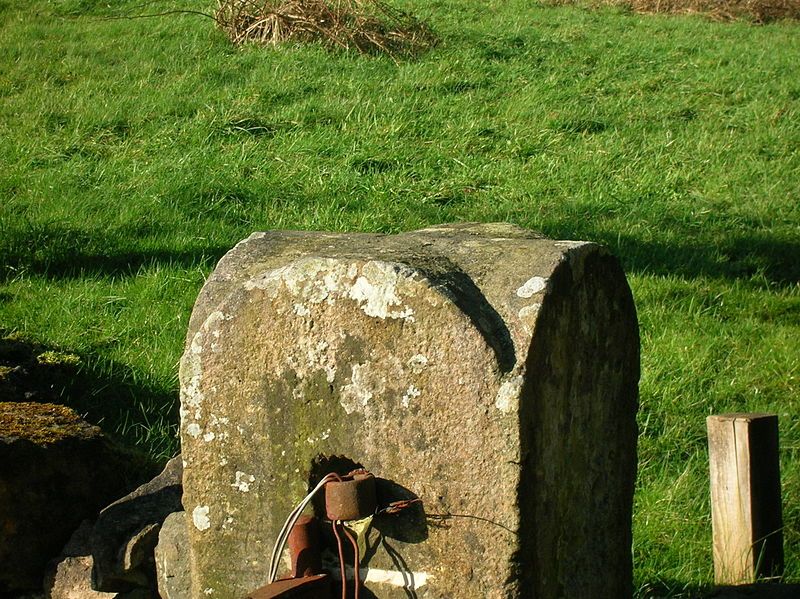 File:Chapeltoungatepost.JPG