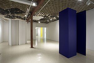 Claude Tousignant, Modulateur de lumière, 2005, Installation view at Art Mûr