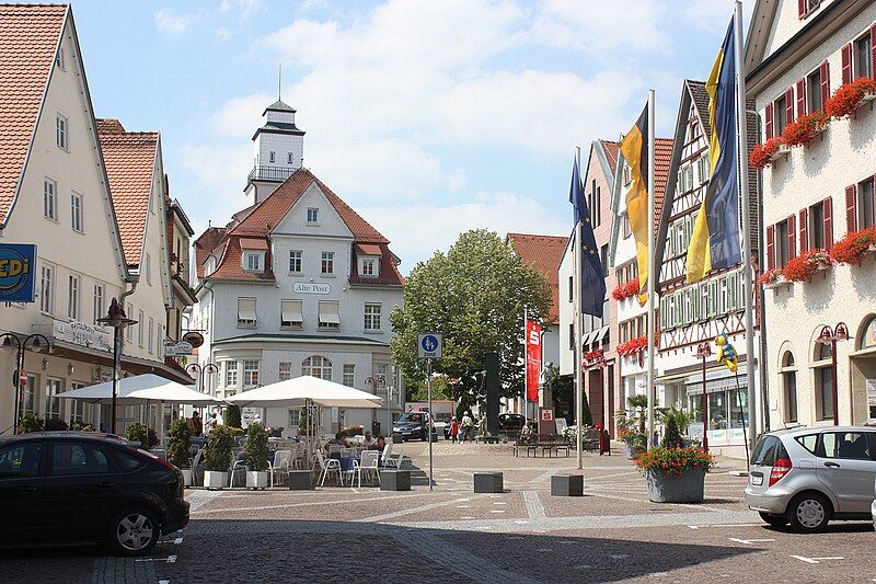 File:Giengen-an-der-Brenz--Marktstraße.jpg