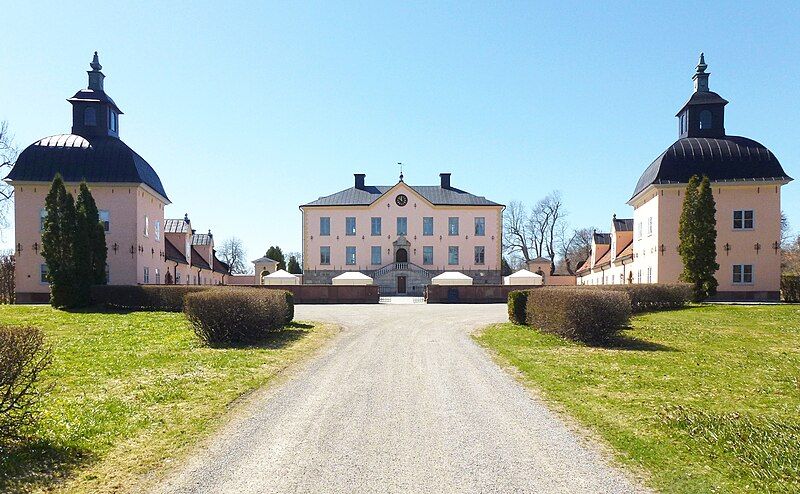 File:Hässelby slott 2013.jpg