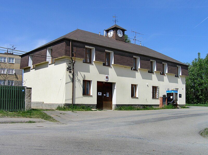 File:Heřmaničky, firehouse.jpg