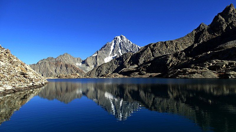 File:Jabba Zomalu Lake,.JPG