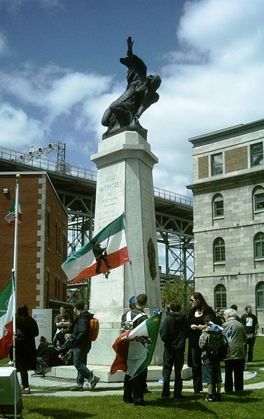 File:Monument Patriotes Pied-du-Courant.jpg