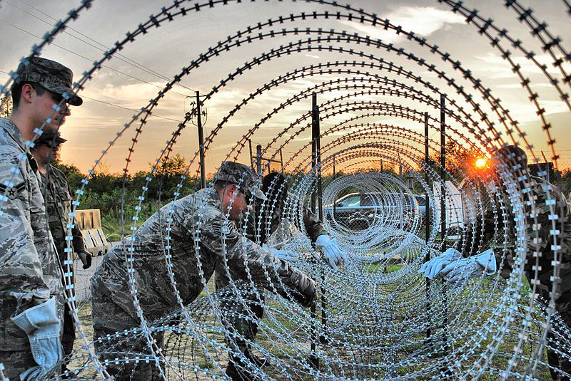 File:Razor Wire.jpg