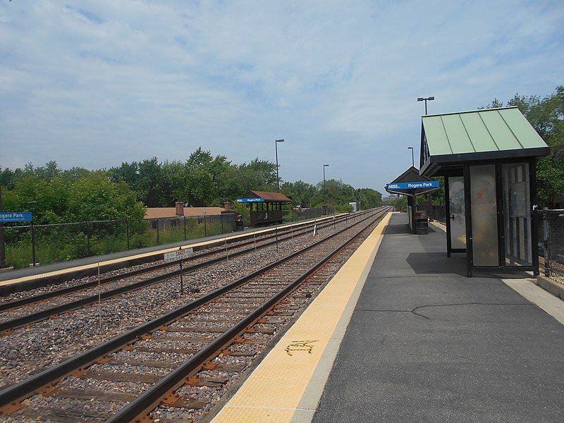 File:Rogers Park Station.jpg