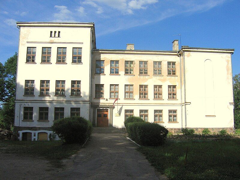 File:Rundēni. School.JPG