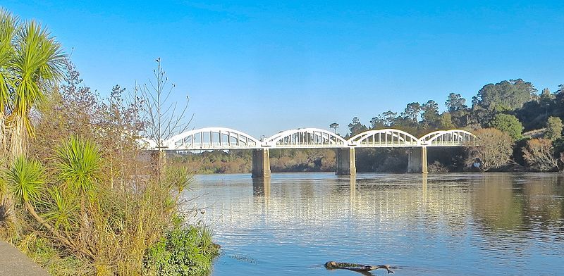 File:Tuakau Bridge.jpg