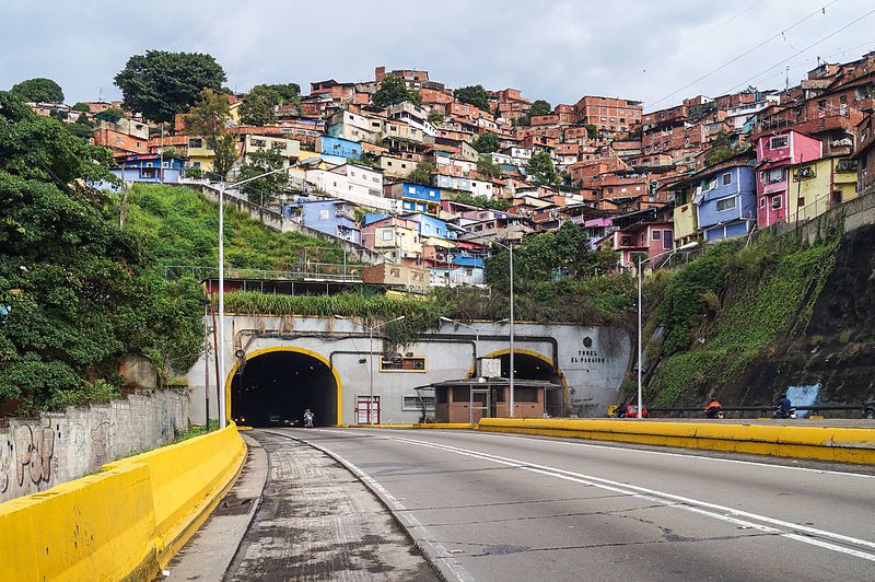 File:Tunel El Paraiso.jpg