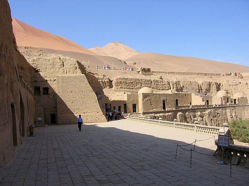 File:Turpan-bezeklik-cuevas-d01.jpg