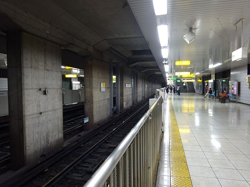 File:Yokohama-municipal-subway-B31-Nakagawa-station-platform2.jpg