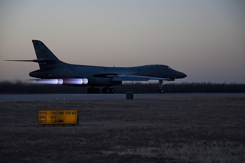 File:B-1B takeoff (12189637736).jpg