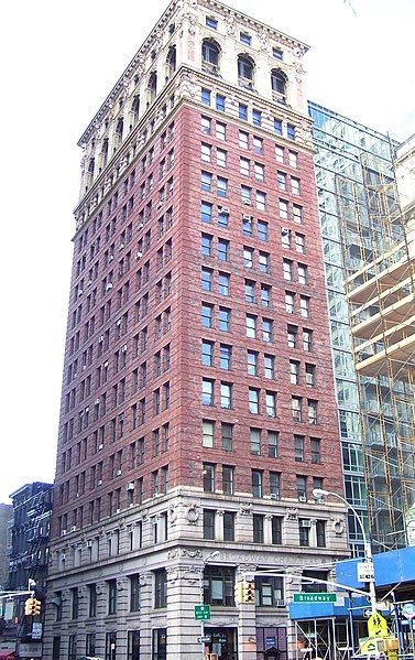 File:Broadway-Chambers Building.jpg