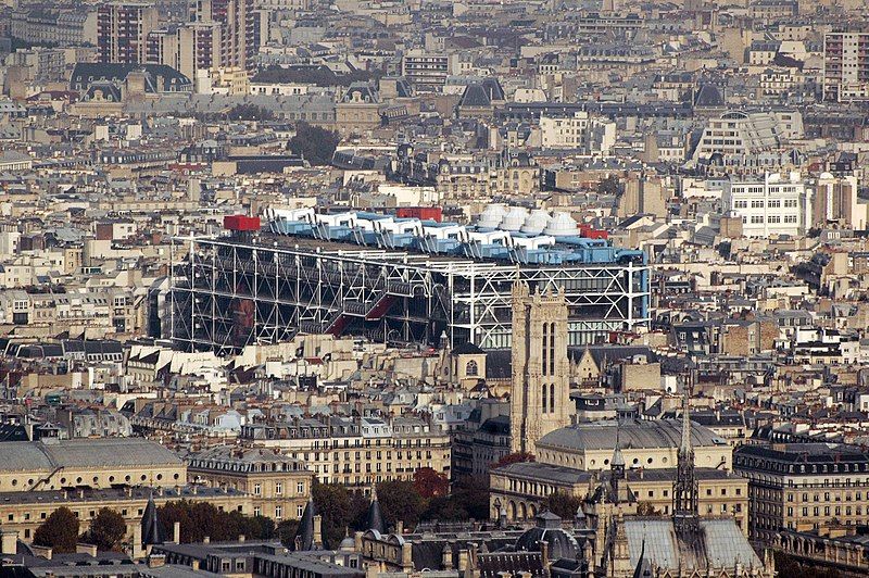 File:Centre Beaubourg 2009.jpg