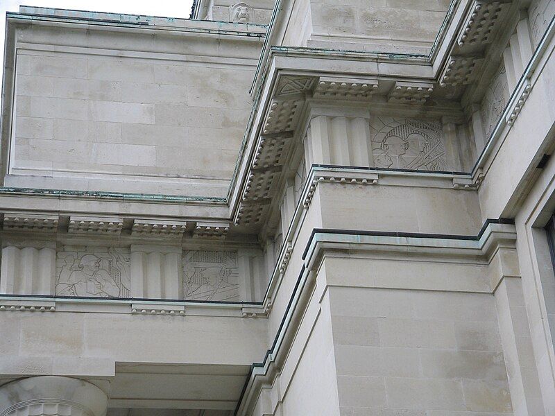 File:Entablature-Auckland Museum.JPG