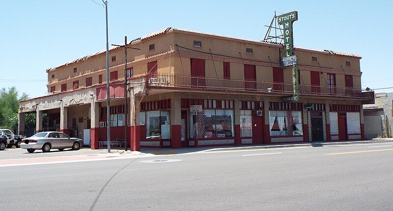 File:Gila Bend-Stout Hotel-1927-5.jpg