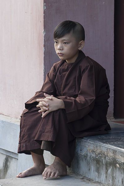 File:Hue Vietnam Thien-Mu-Temple-and-Pagoda-03.jpg