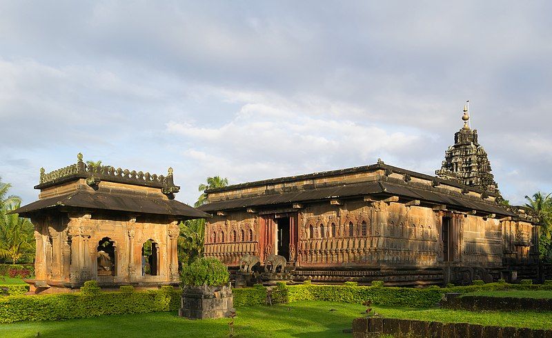 File:Ikkeri temple 04092016.jpg