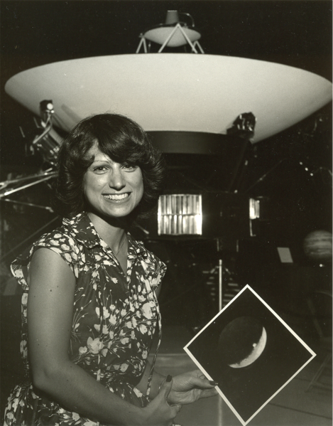 File:Linda-Morabito-Voyager.png