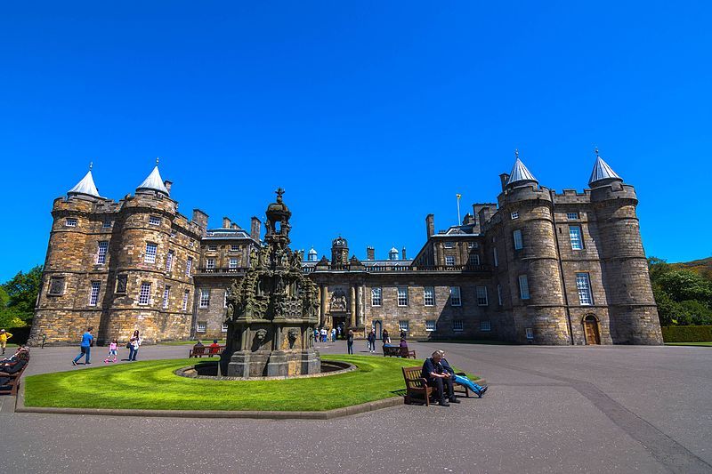 File:Palace of Holyroodhouse.jpg