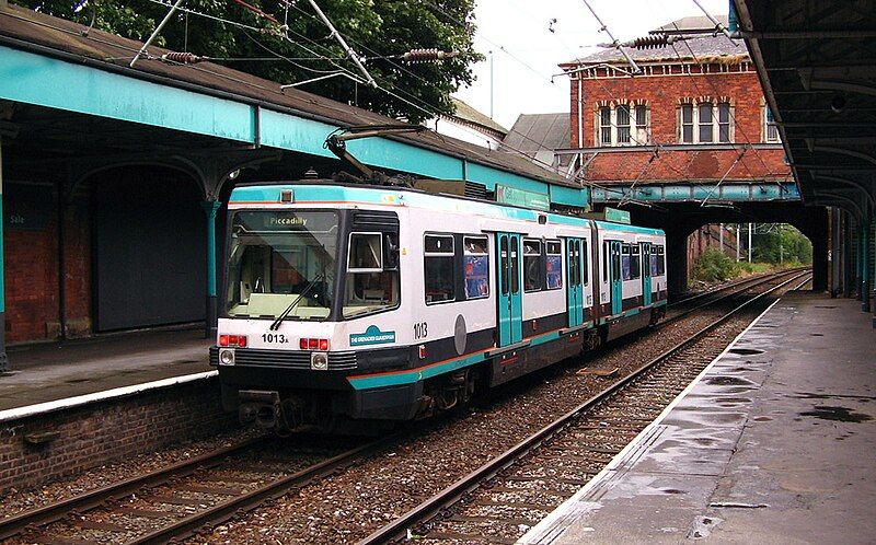 File:Sale Metrolink station.jpg