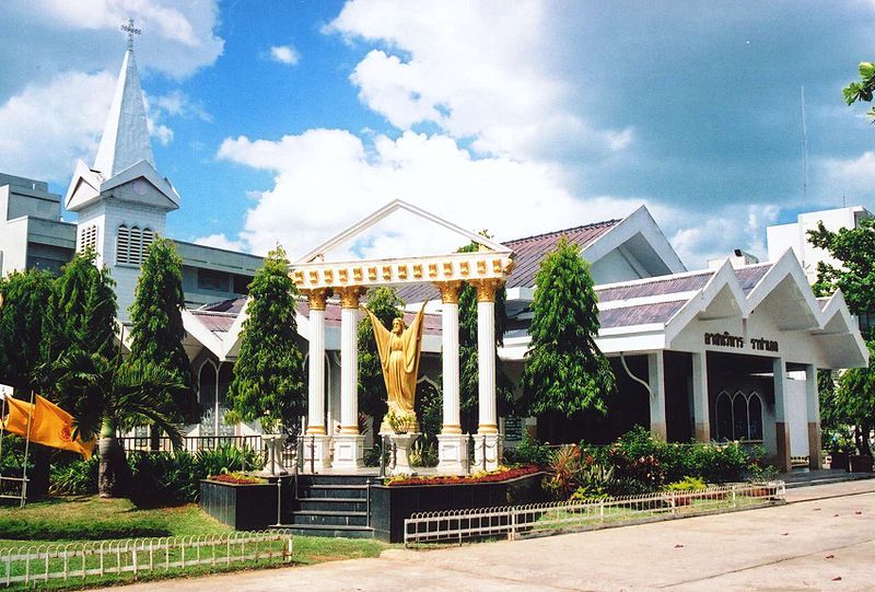 File:Surat Thani cathedral.jpg