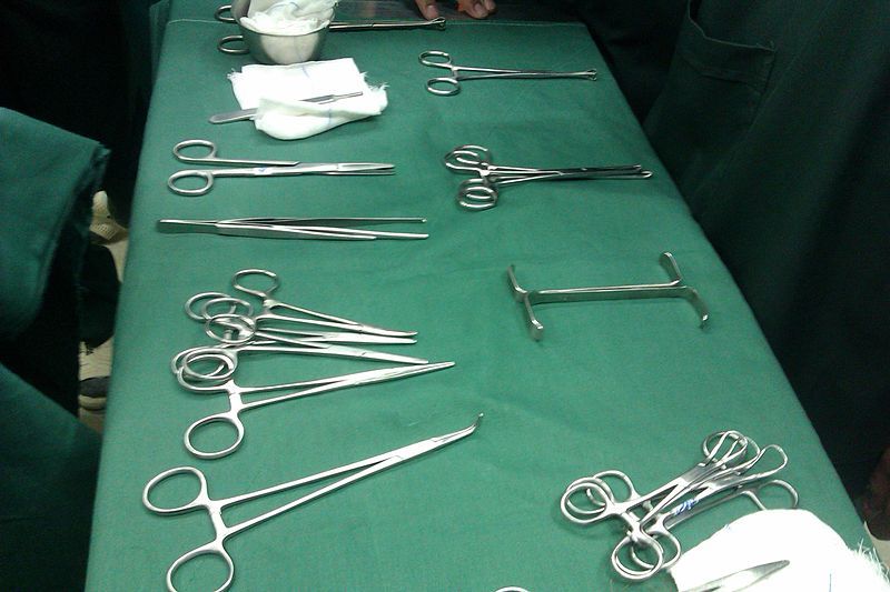 File:Surgical Instruments 01.jpg