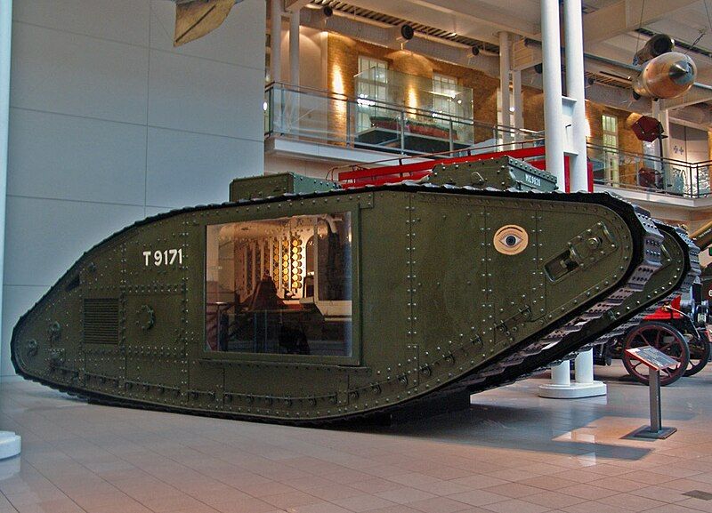 File:Tank primeaguerra.jpg