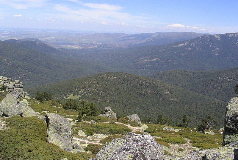 File:Valle de Valsaín.JPG