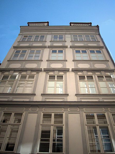 File:Wien.Mozarthouse02.jpg