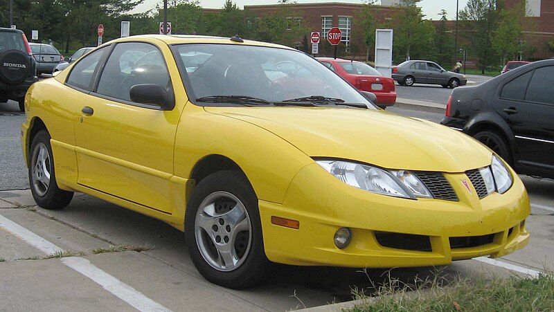 File:03-05 Pontiac Sunfire.jpg