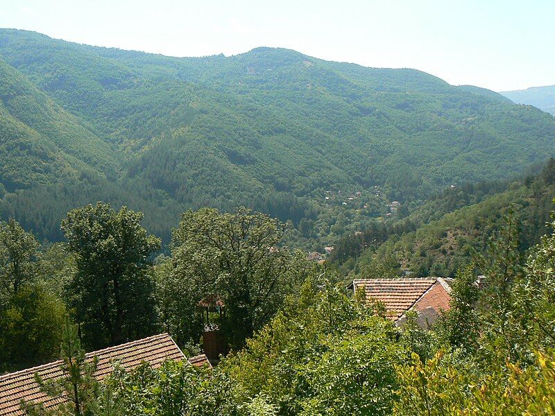 File:Batulia-from-Batulia-monastery.jpg