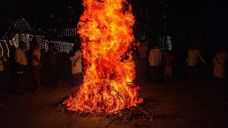 File:Bhogi Flames.jpg