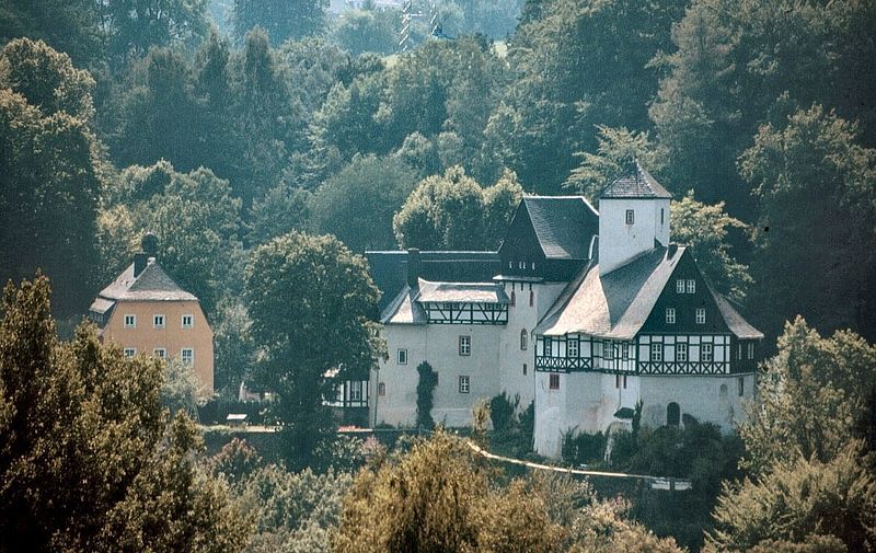 File:Burg Rauenstein.jpg